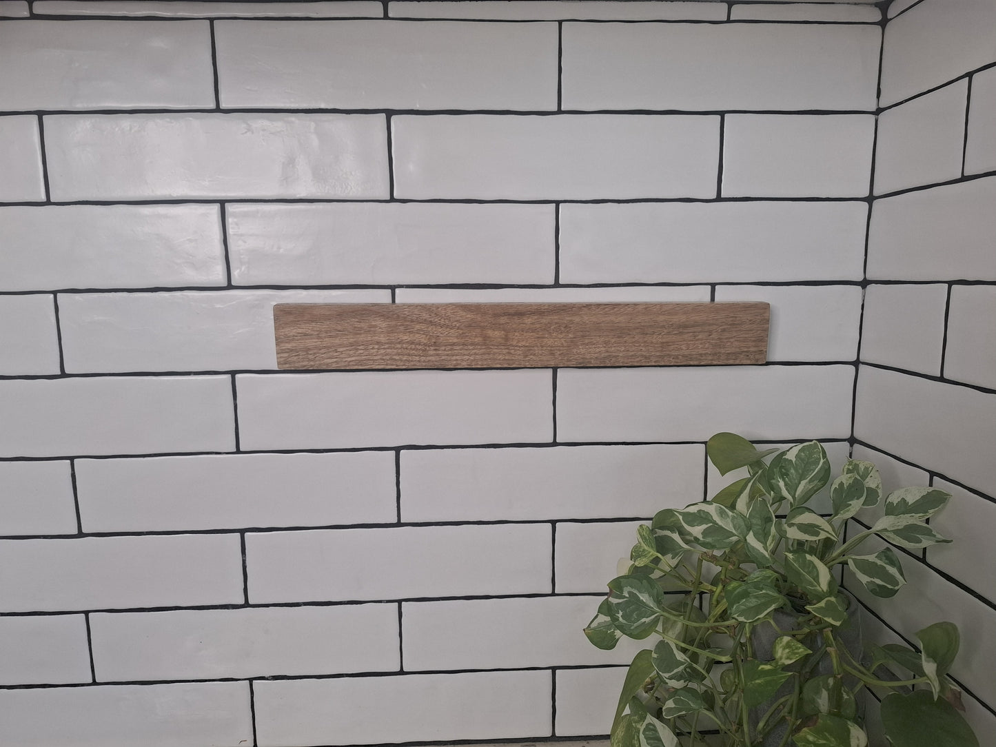 Magnetic Wooden Knife Holder, Handmade Knife Rack with Strong Magnets, Wall-Mounted Knife Strip